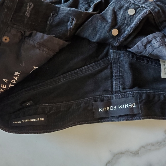 DENIM FORUM / Ex Boyfriend Short in Black Denim / Size 25 - Picture 4 of 5
